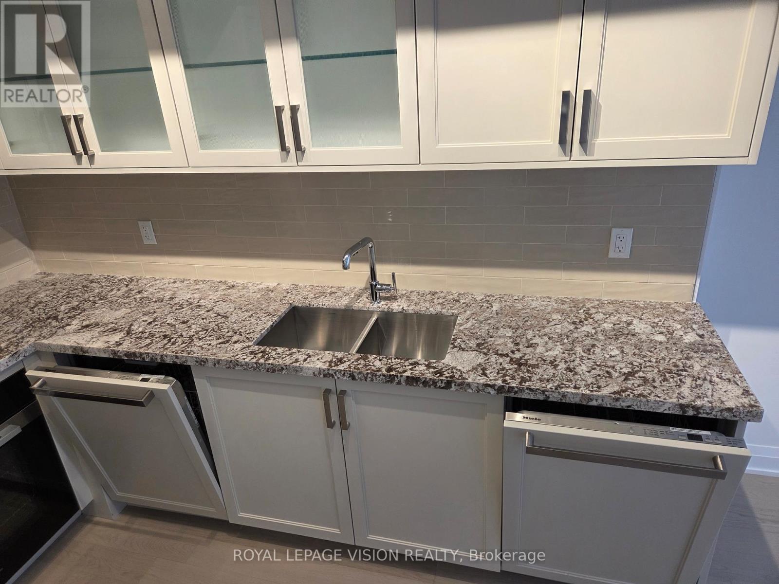 206 - 505 Glencairn Avenue, Toronto, Ontario  M6B 0B2 - Photo 3 - C12529660