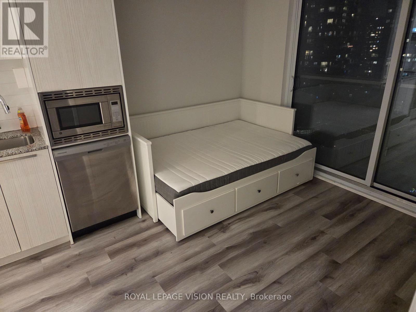 2003 - 501 Yonge Street, Toronto, Ontario  M4Y 0G8 - Photo 11 - C12530092