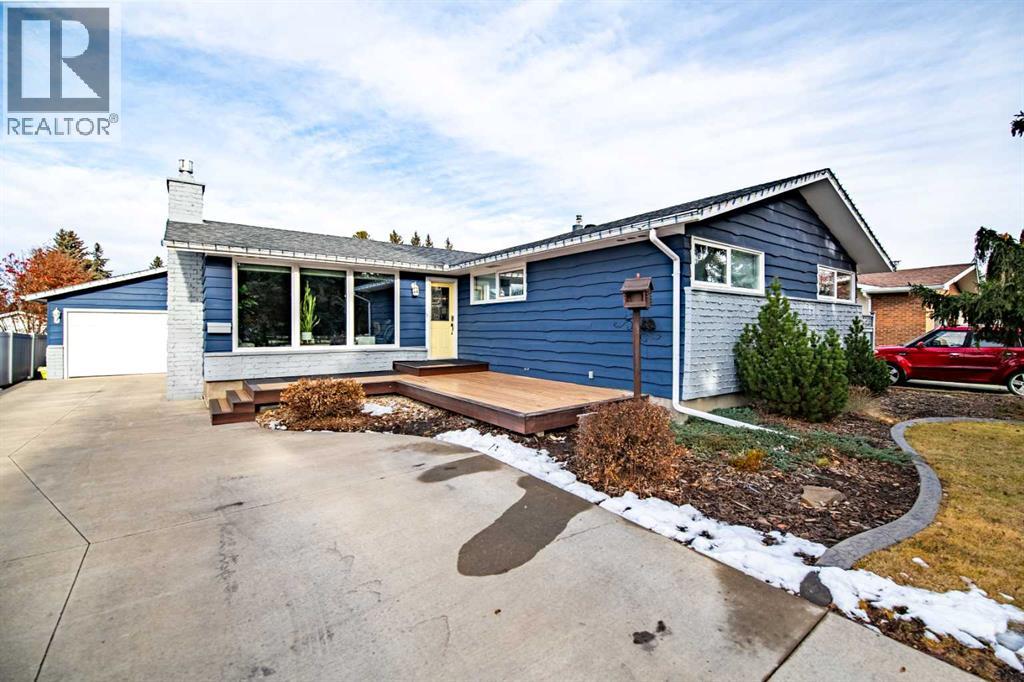 89 Selkirk Boulevard, Red Deer, Alberta  T4N 0G6 - Photo 2 - A2270131