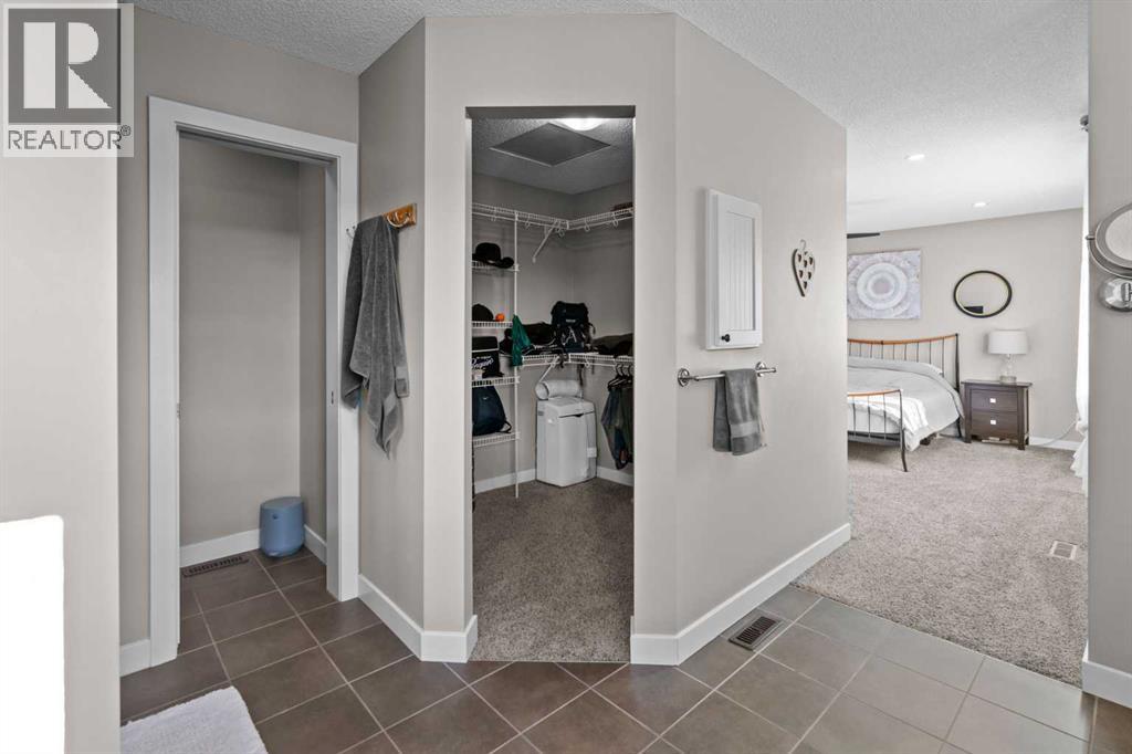 89 Heritage Hill, Cochrane, Alberta  T4C 0L3 - Photo 27 - A2266562