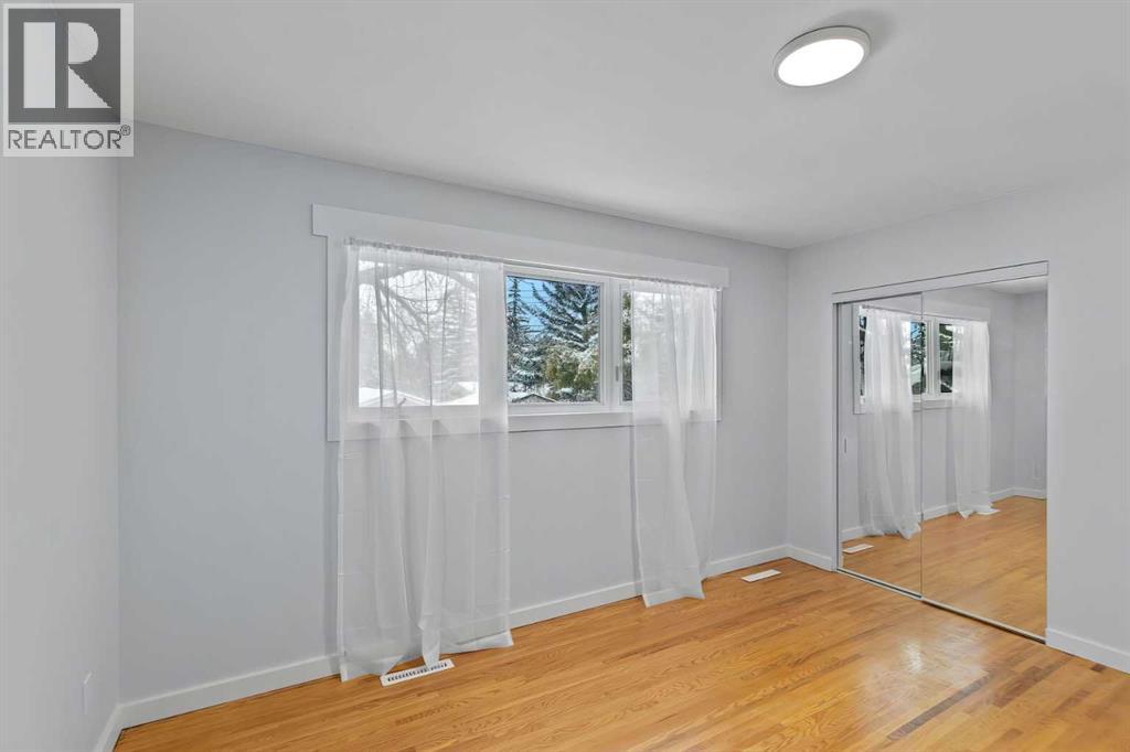 6407 Lombardy Crescent Sw, Calgary, Alberta  T3E 5R3 - Photo 14 - A2269733