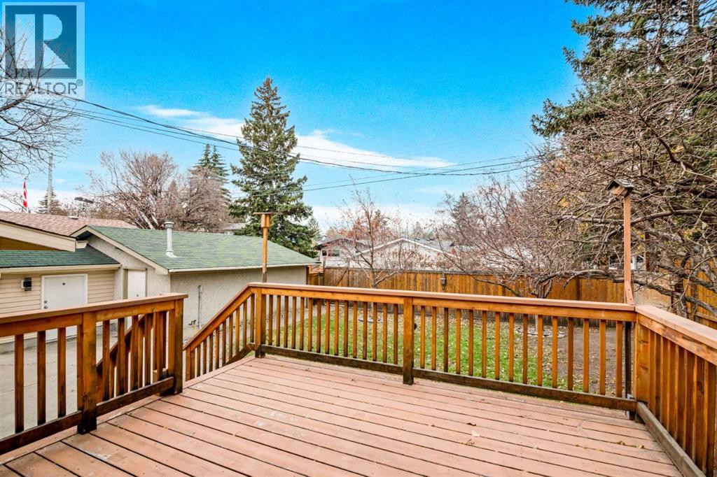 6407 Lombardy Crescent Sw, Calgary, Alberta  T3E 5R3 - Photo 30 - A2269733