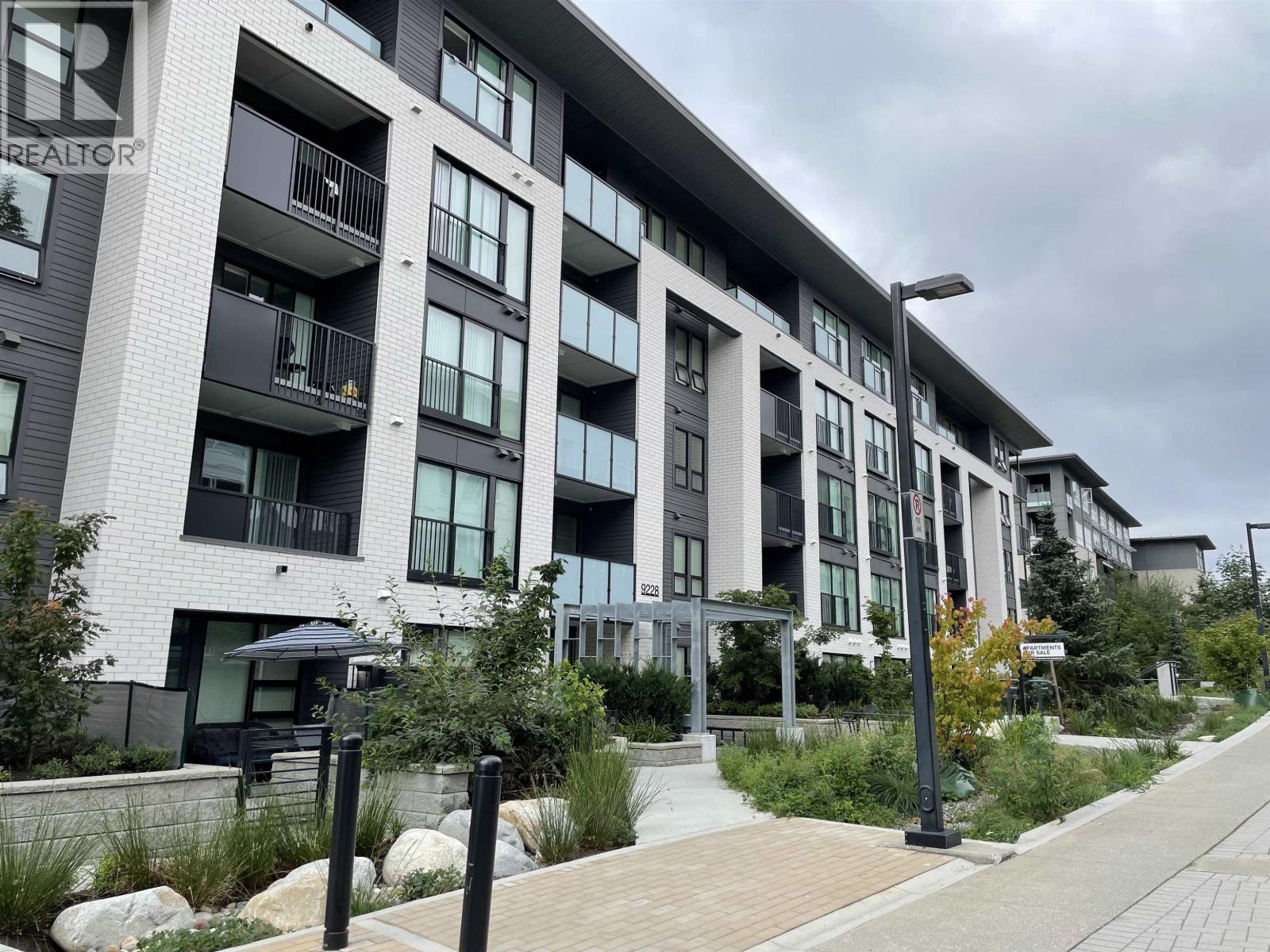 306 9228 SLOPES MEWS, Burnaby, British Columbia