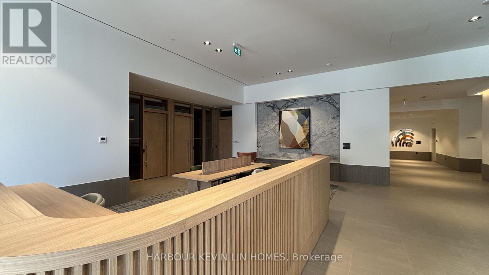 1606 - 395 Square One Drive, Mississauga, Ontario  L5B 0P6 - Photo 13 - W12535378