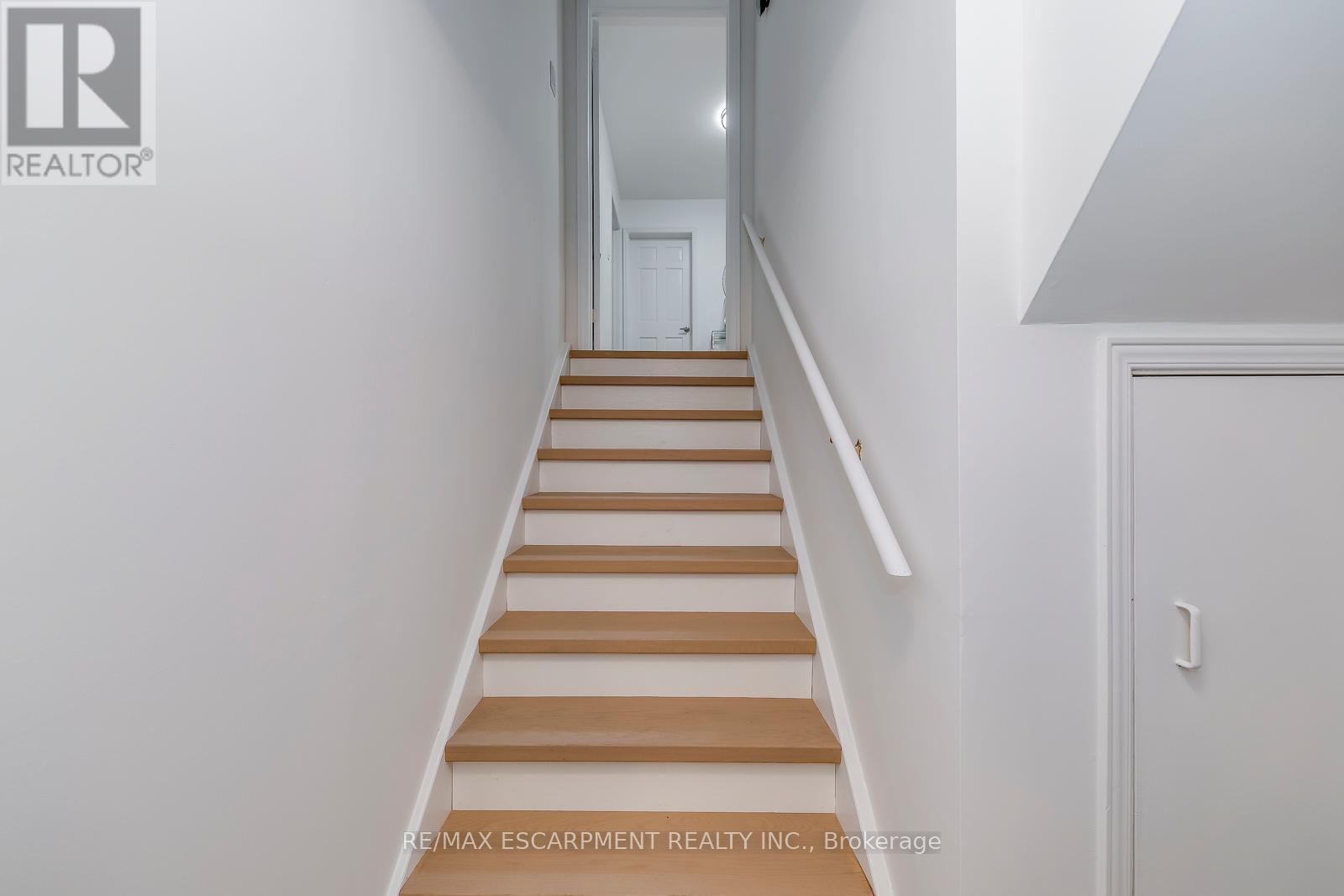 170 Cavendish Court, Oakville, Ontario  L6J 5S2 - Photo 37 - W12535390