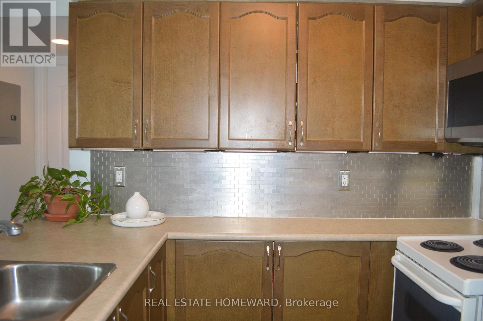 603 - 2121 Lakeshore Boulevard W, Toronto, Ontario  M8V 4E9 - Photo 5 - W12535396