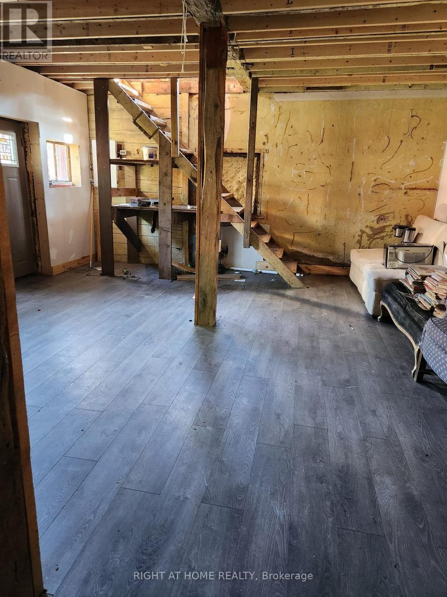 Garage - 171 King Street W, Hamilton, Ontario  L9H 1V3 - Photo 10 - X12535384