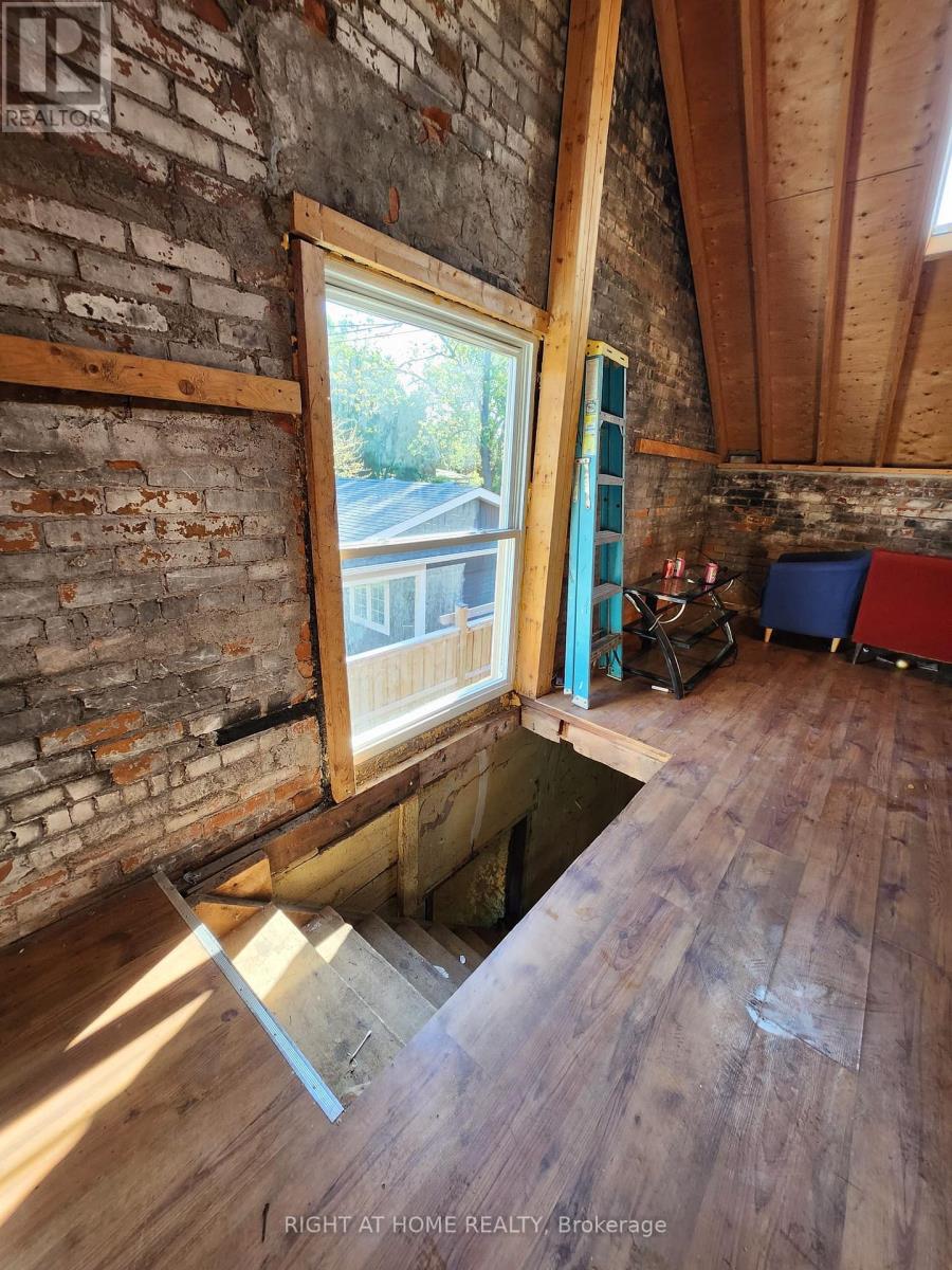 Garage - 171 King Street W, Hamilton, Ontario  L9H 1V3 - Photo 15 - X12535384