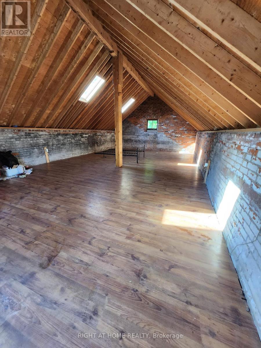 Garage - 171 King Street W, Hamilton, Ontario  L9H 1V3 - Photo 16 - X12535384