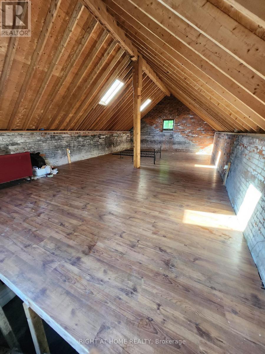 Garage - 171 King Street W, Hamilton, Ontario  L9H 1V3 - Photo 18 - X12535384