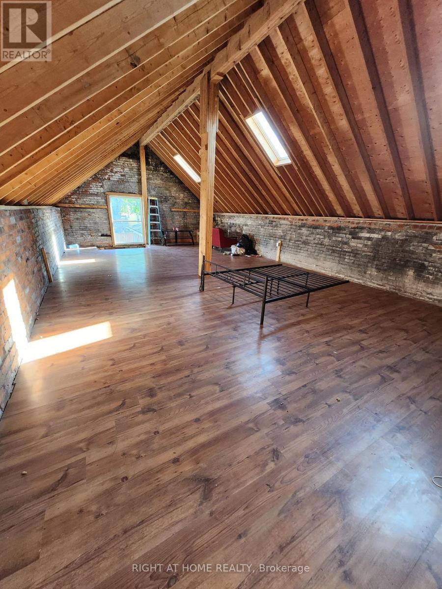 Garage - 171 King Street W, Hamilton, Ontario  L9H 1V3 - Photo 19 - X12535384