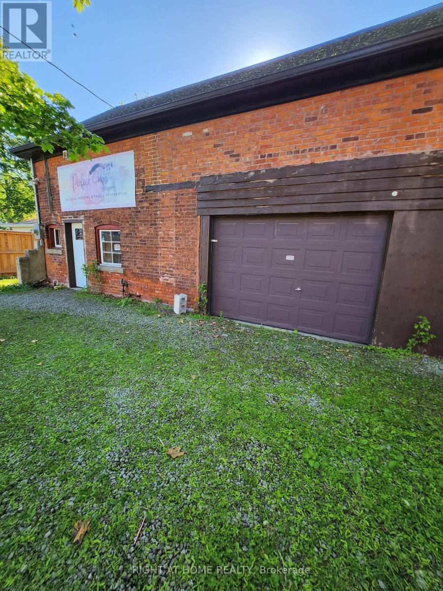 Garage - 171 King Street W, Hamilton, Ontario  L9H 1V3 - Photo 5 - X12535384