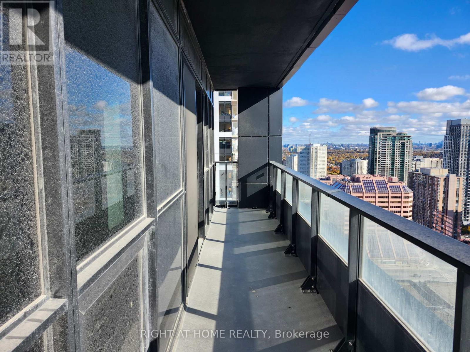 2602 - 4015 The Exchange Street, Mississauga, Ontario L5B 0N9 - Photo 11 - W12526290