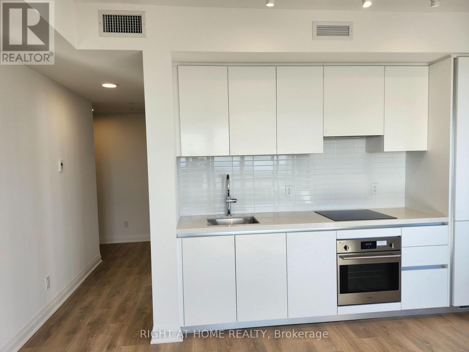 2602 - 4015 The Exchange Street, Mississauga, Ontario L5B 0N9 - Photo 21 - W12526290