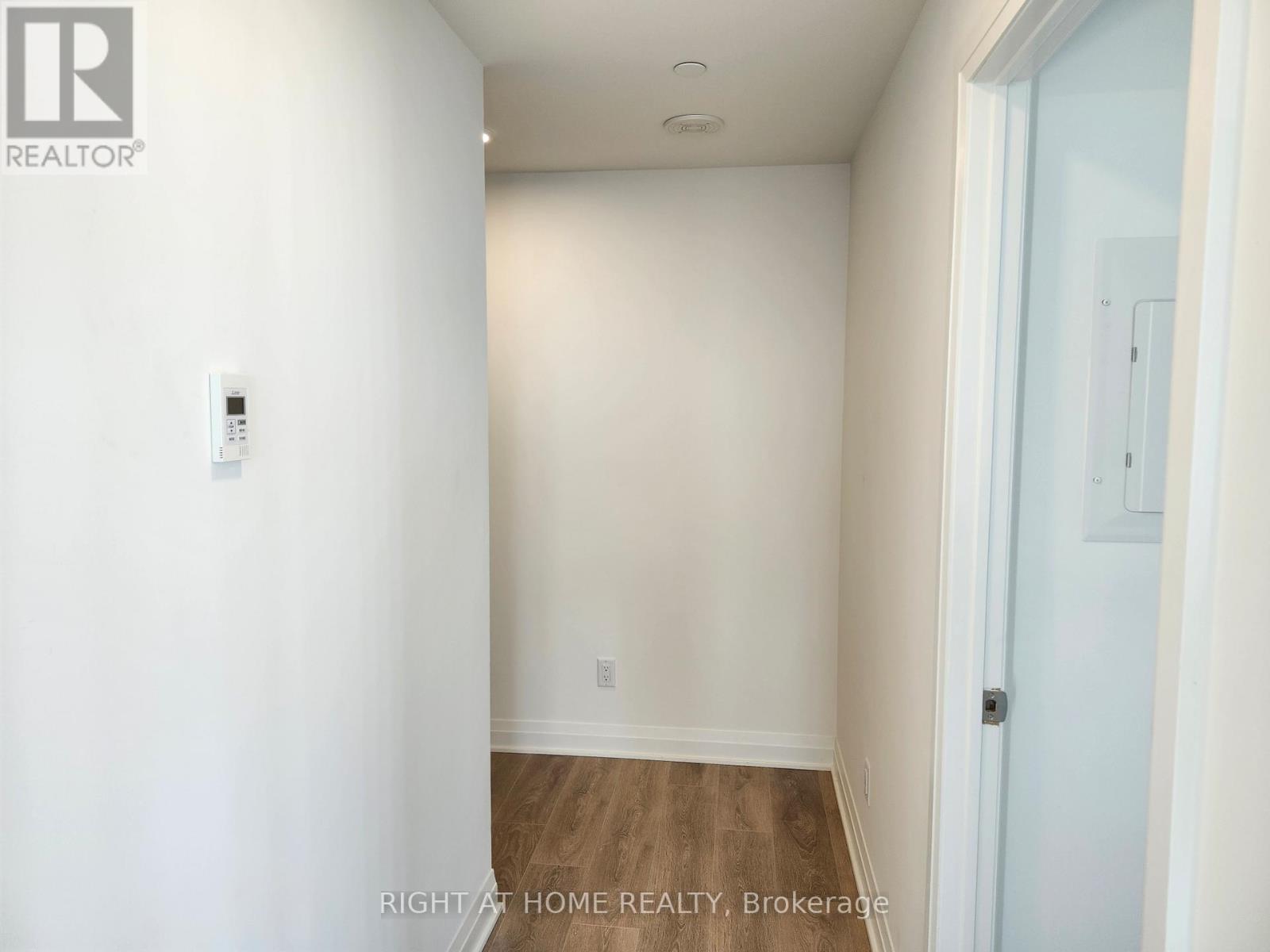 2602 - 4015 The Exchange Street, Mississauga, Ontario L5B 0N9 - Photo 34 - W12526290