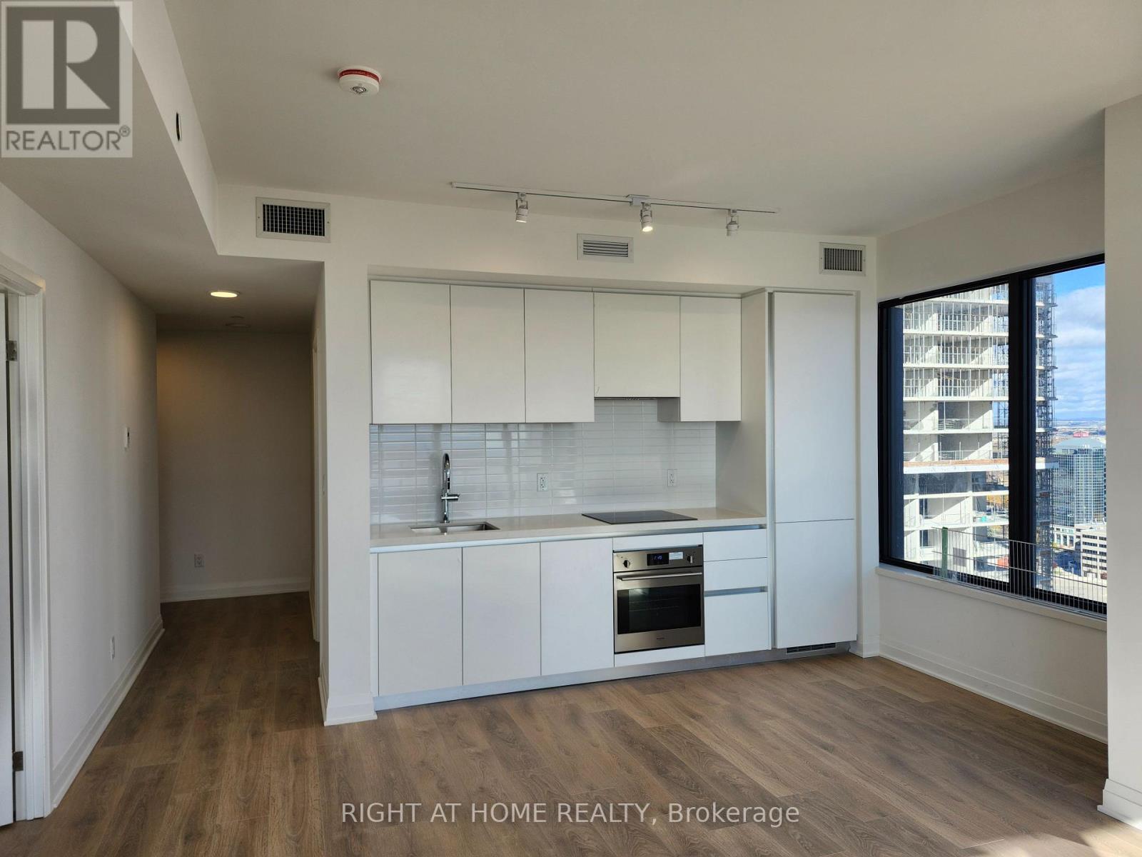 2602 - 4015 The Exchange Street, Mississauga, Ontario L5B 0N9 - Photo 38 - W12526290