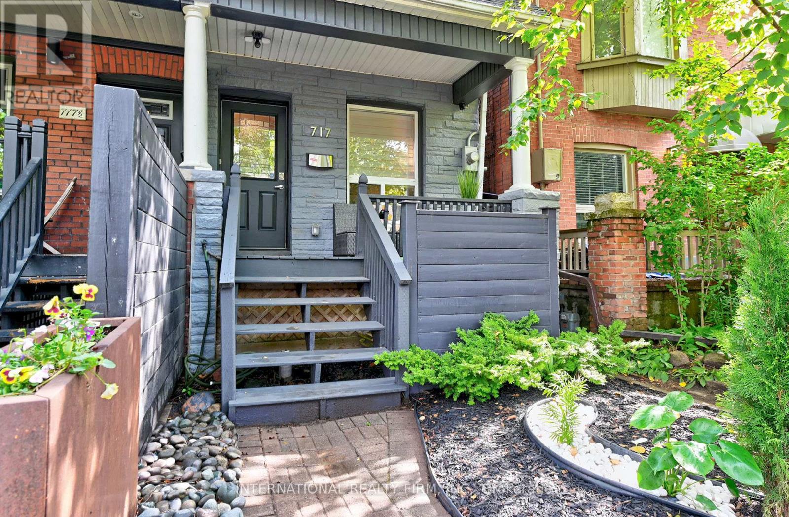 717 Palmerston Avenue, Toronto, Ontario  M6G 2R2 - Photo 2 - C12535440