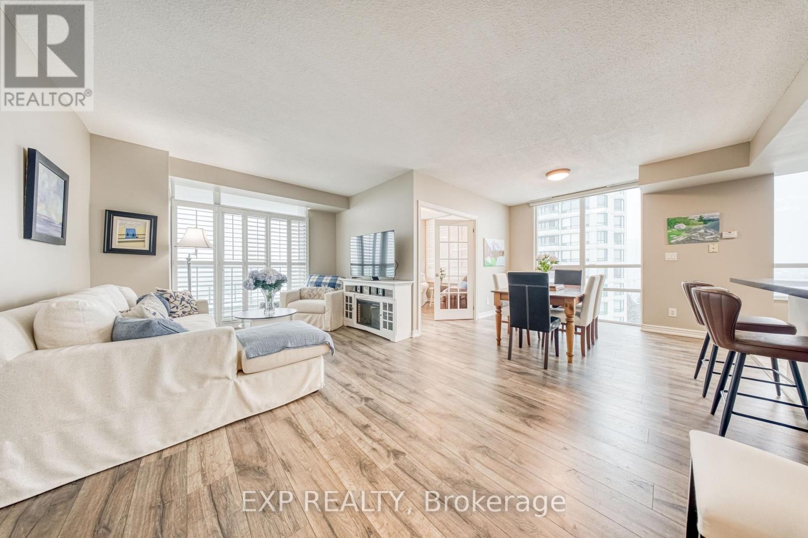 806 - 100 PROMENADE CIRCLE, Vaughan, Ontario