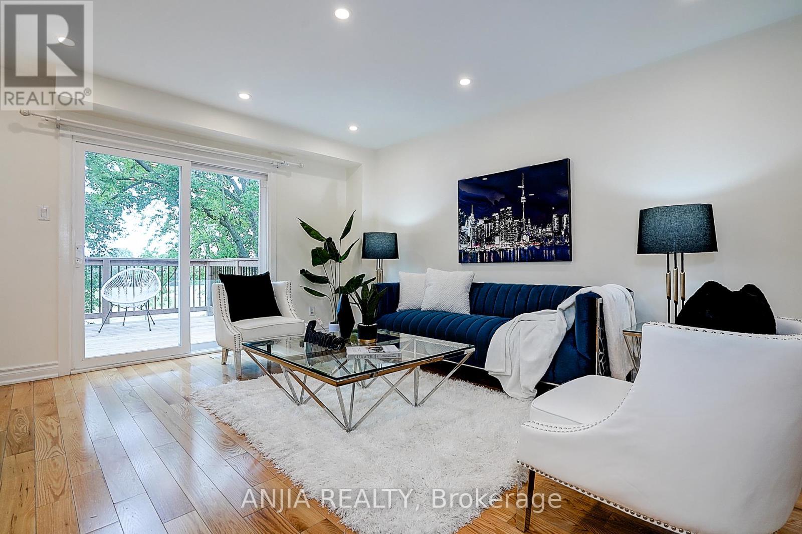 (Upper Level)40 Foxglove Court, Markham, Ontario  L3R 3Y3 - Photo 10 - N12535414