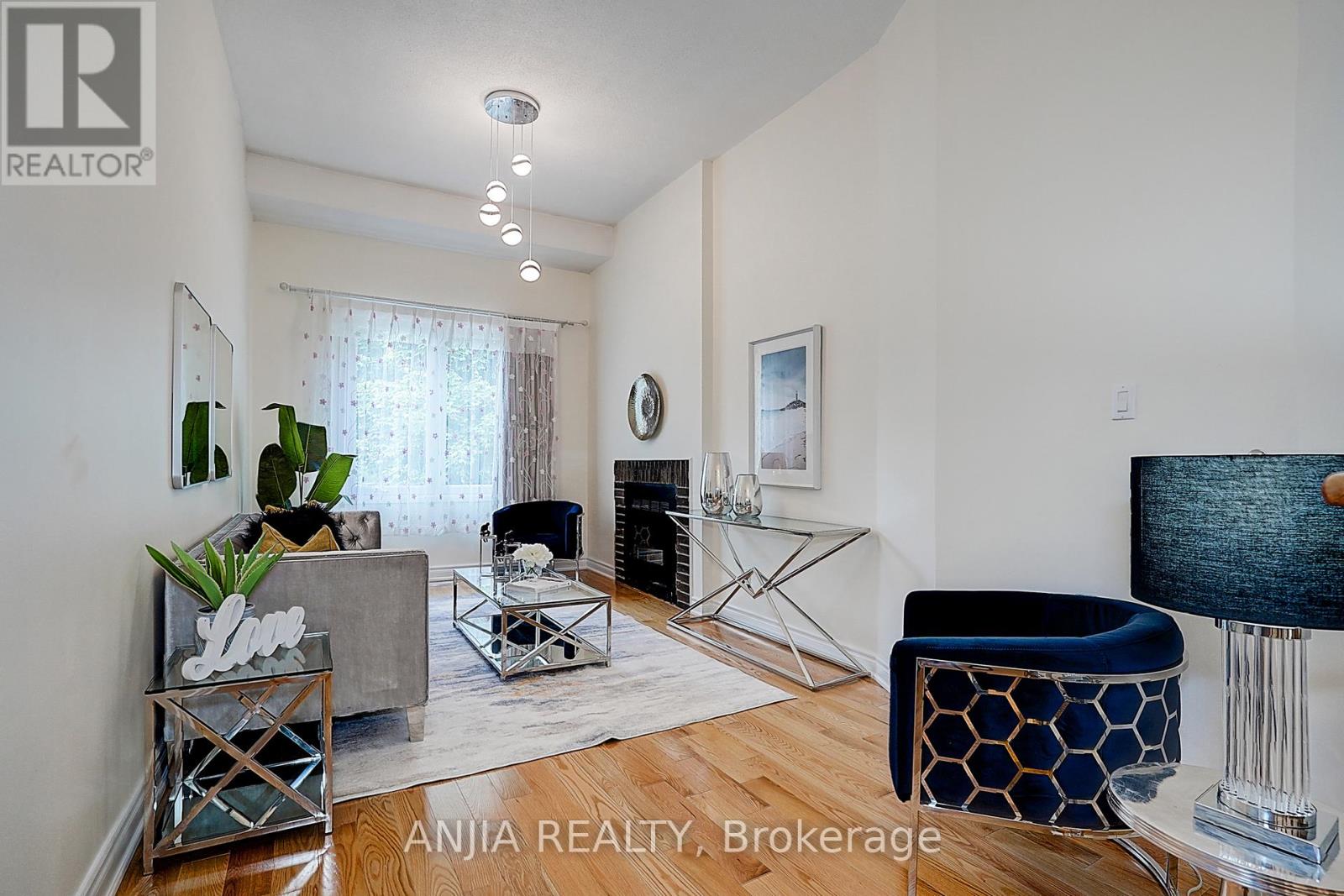 (Upper Level)40 Foxglove Court, Markham, Ontario  L3R 3Y3 - Photo 14 - N12535414