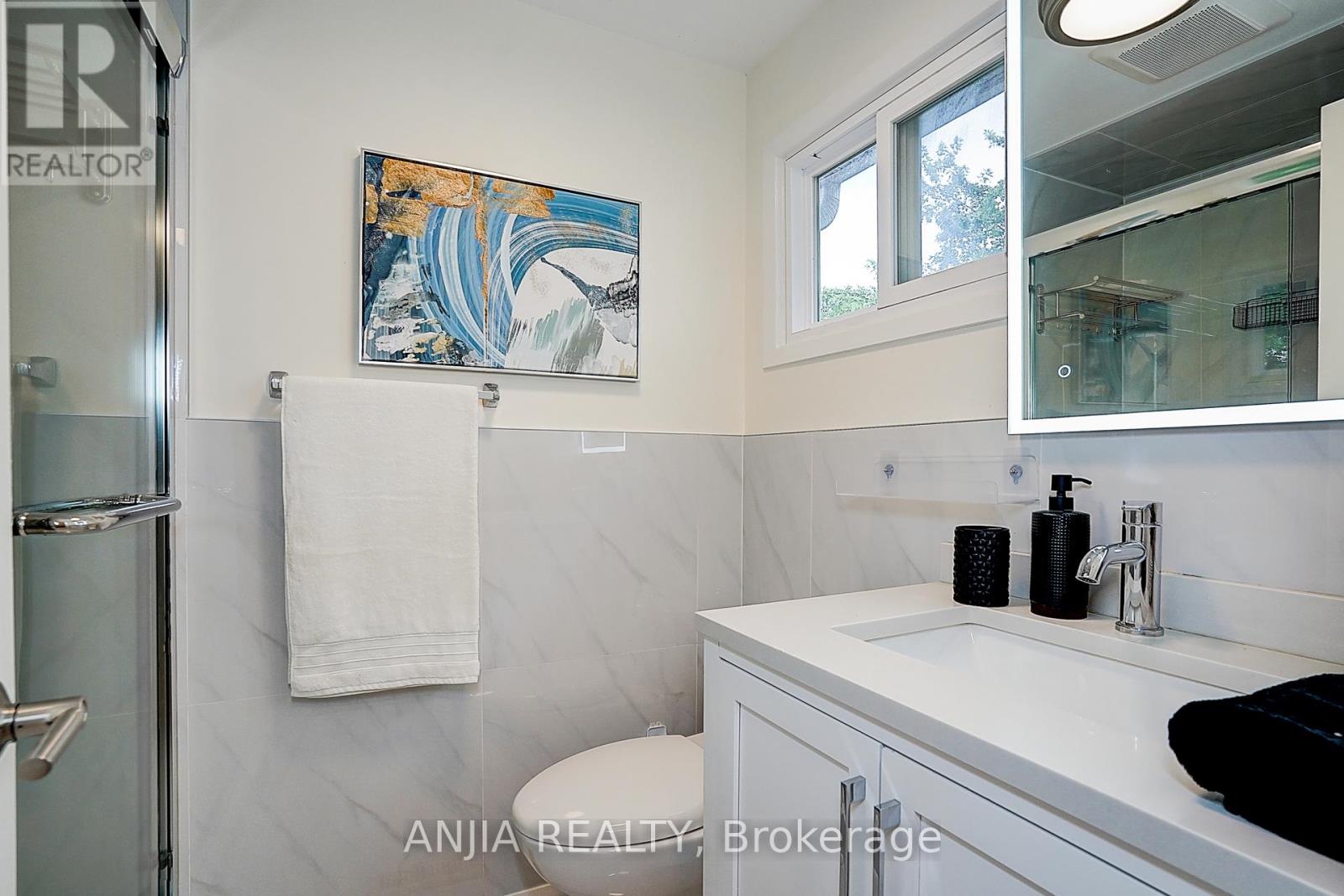 (Upper Level)40 Foxglove Court, Markham, Ontario  L3R 3Y3 - Photo 17 - N12535414