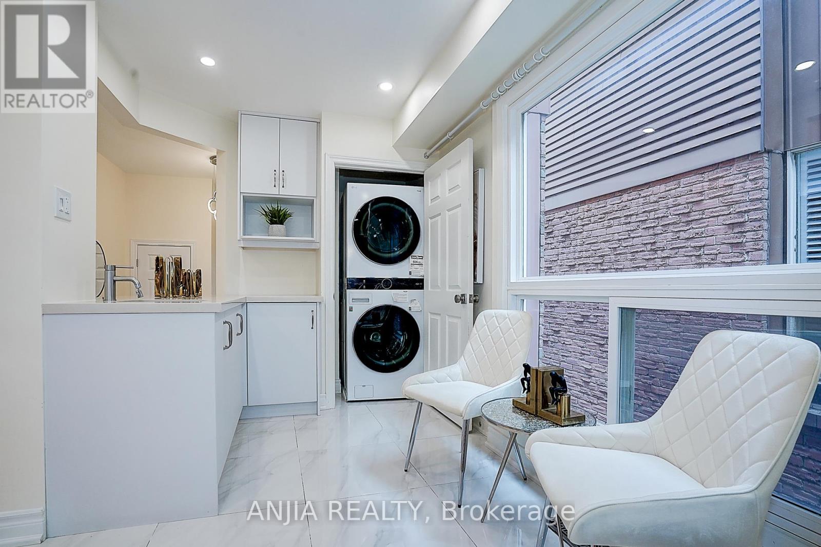 (Upper Level)40 Foxglove Court, Markham, Ontario  L3R 3Y3 - Photo 6 - N12535414