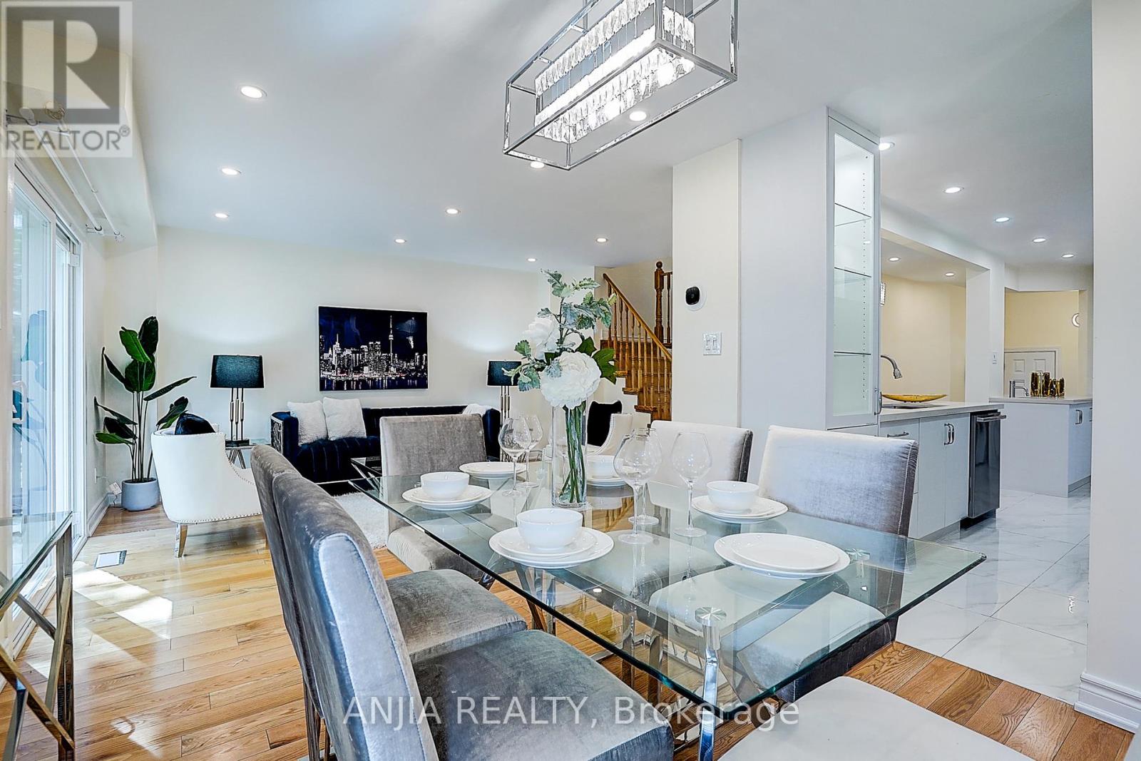 (Upper Level)40 Foxglove Court, Markham, Ontario  L3R 3Y3 - Photo 7 - N12535414