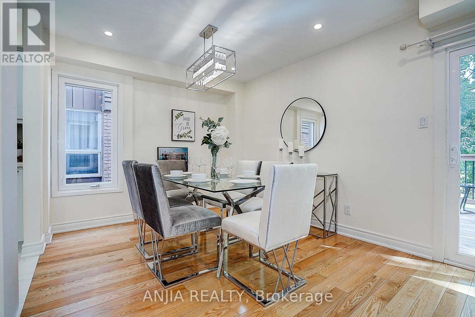 (Upper Level)40 Foxglove Court, Markham, Ontario  L3R 3Y3 - Photo 8 - N12535414