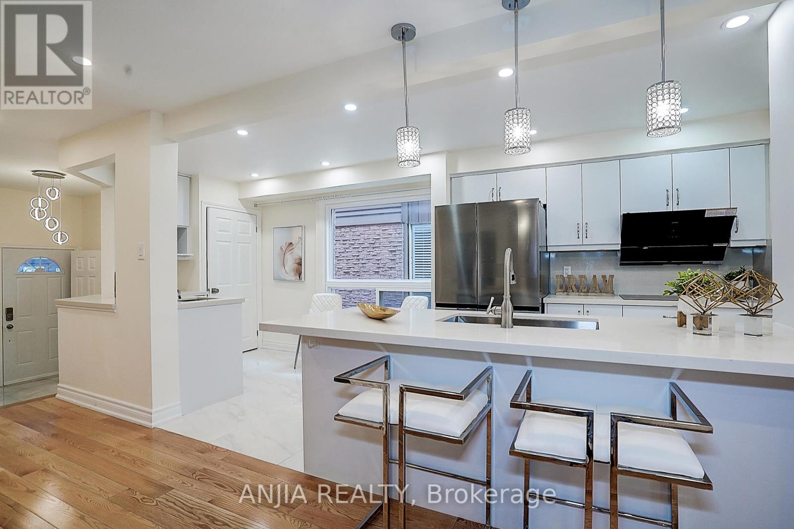 (Upper Level)40 Foxglove Court, Markham, Ontario  L3R 3Y3 - Photo 9 - N12535414