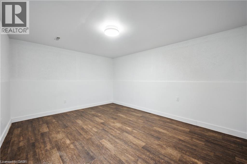 53 Karen Walk Unit# Upper, Waterloo, Ontario N2L 5X1 - Photo 30 - 40786887