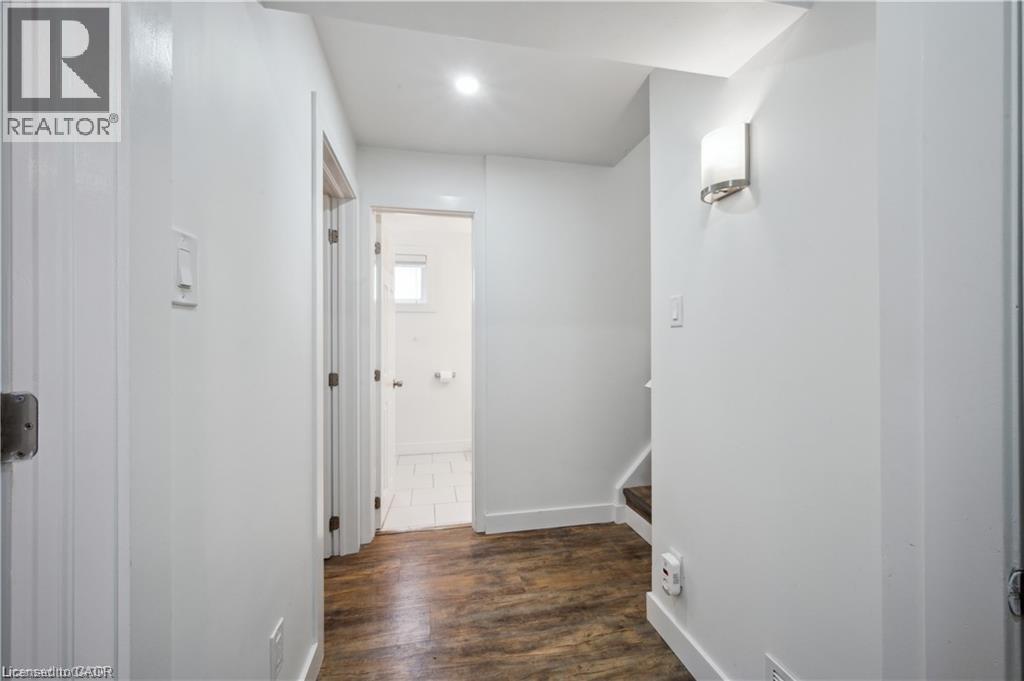 53 Karen Walk Unit# Upper, Waterloo, Ontario N2L 5X1 - Photo 23 - 40786887