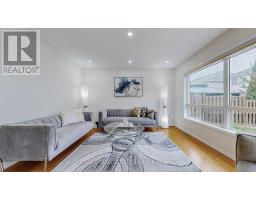 7 CHUDLEIGH AVENUE, Brampton, Ontario