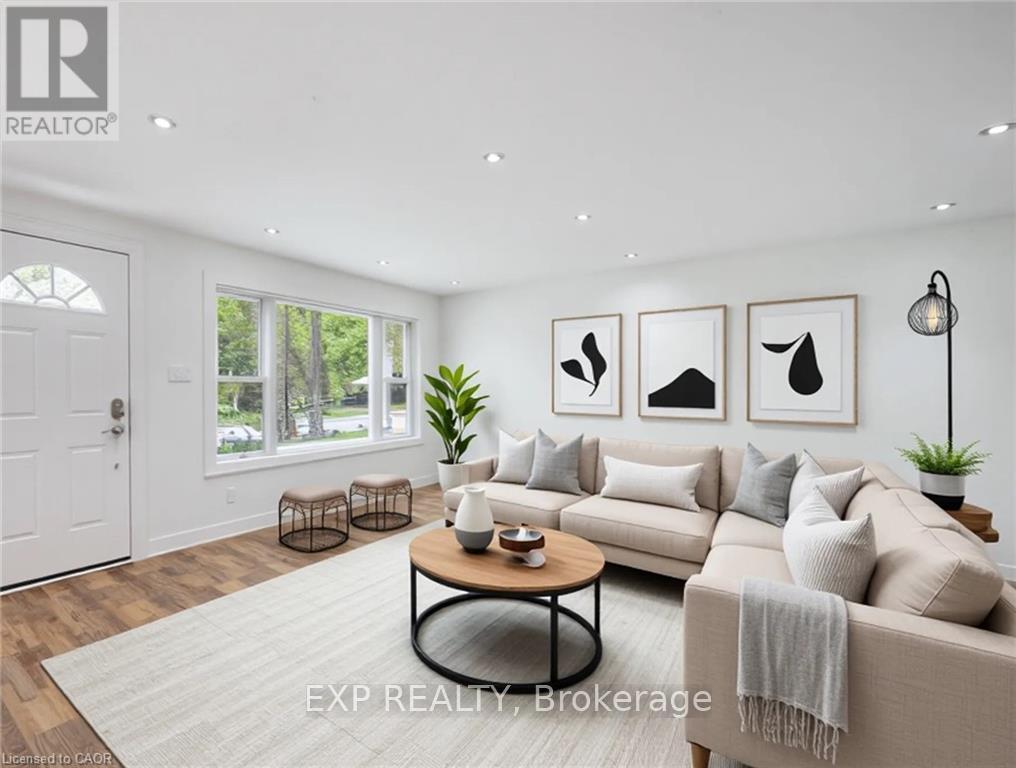 Upper - 53 Karen Walk, Waterloo, Ontario  N2L 5X1 - Photo 13 - X12535248