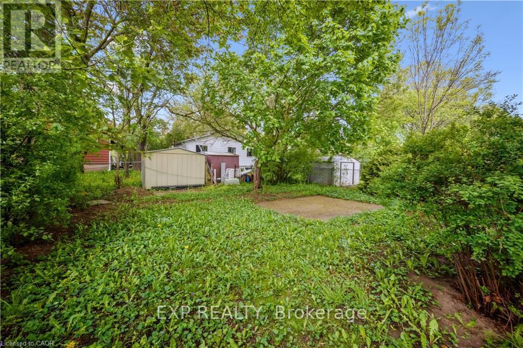 Upper - 53 Karen Walk, Waterloo, Ontario  N2L 5X1 - Photo 34 - X12535248