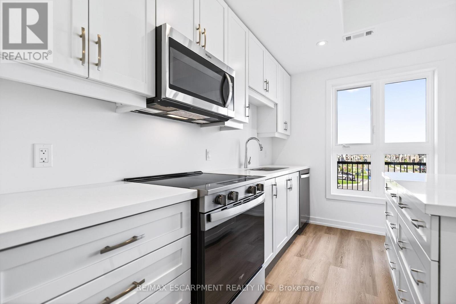 33 - 70 Kenesky Drive, Hamilton, Ontario  L8B 2A9 - Photo 13 - X12535432