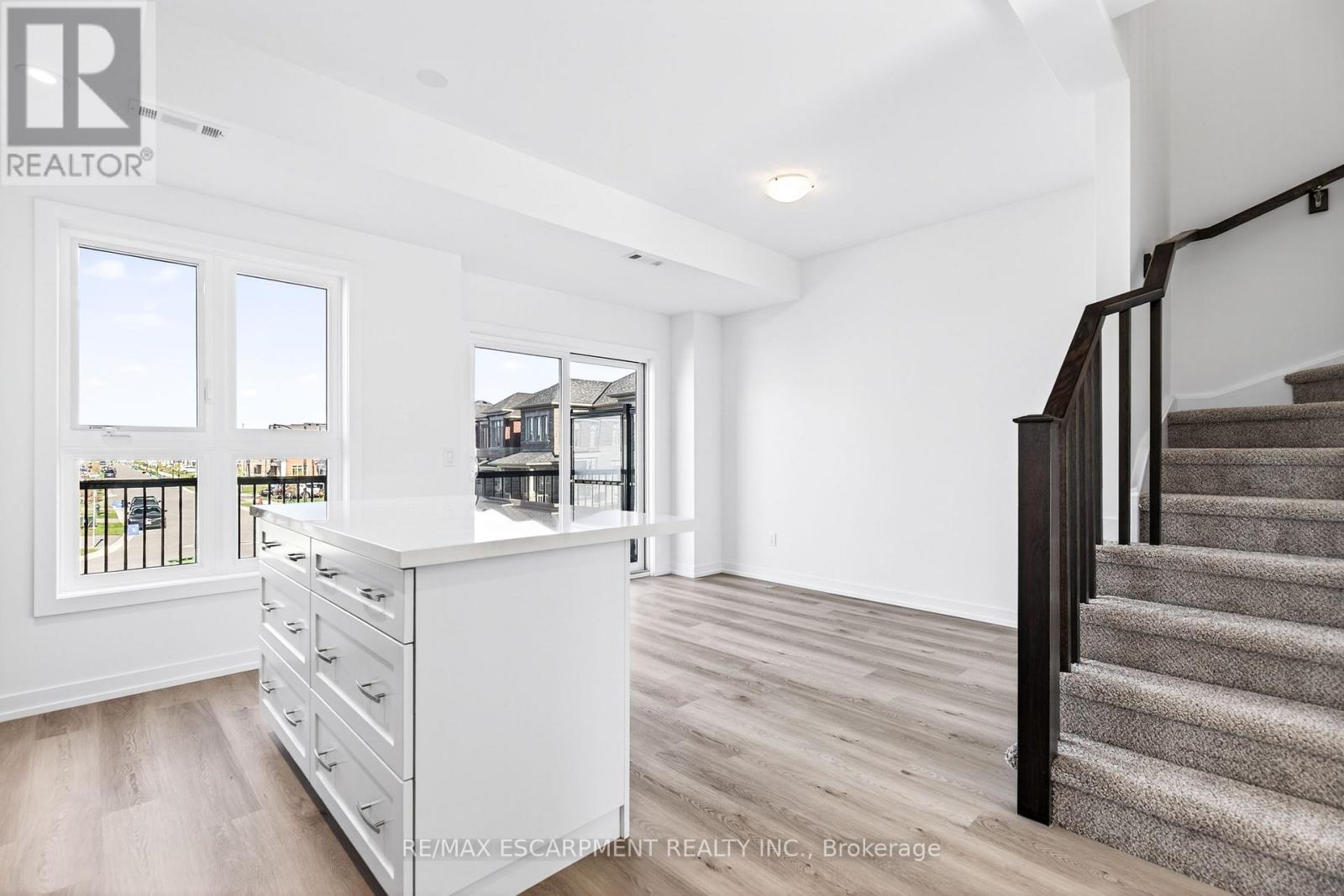 33 - 70 Kenesky Drive, Hamilton, Ontario  L8B 2A9 - Photo 14 - X12535432