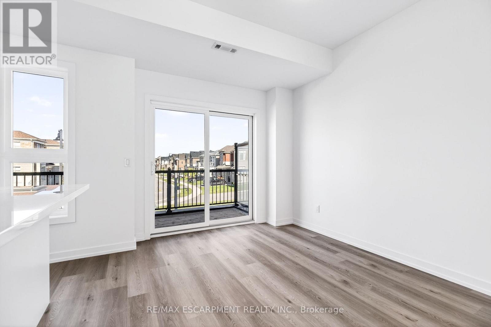 33 - 70 Kenesky Drive, Hamilton, Ontario  L8B 2A9 - Photo 15 - X12535432