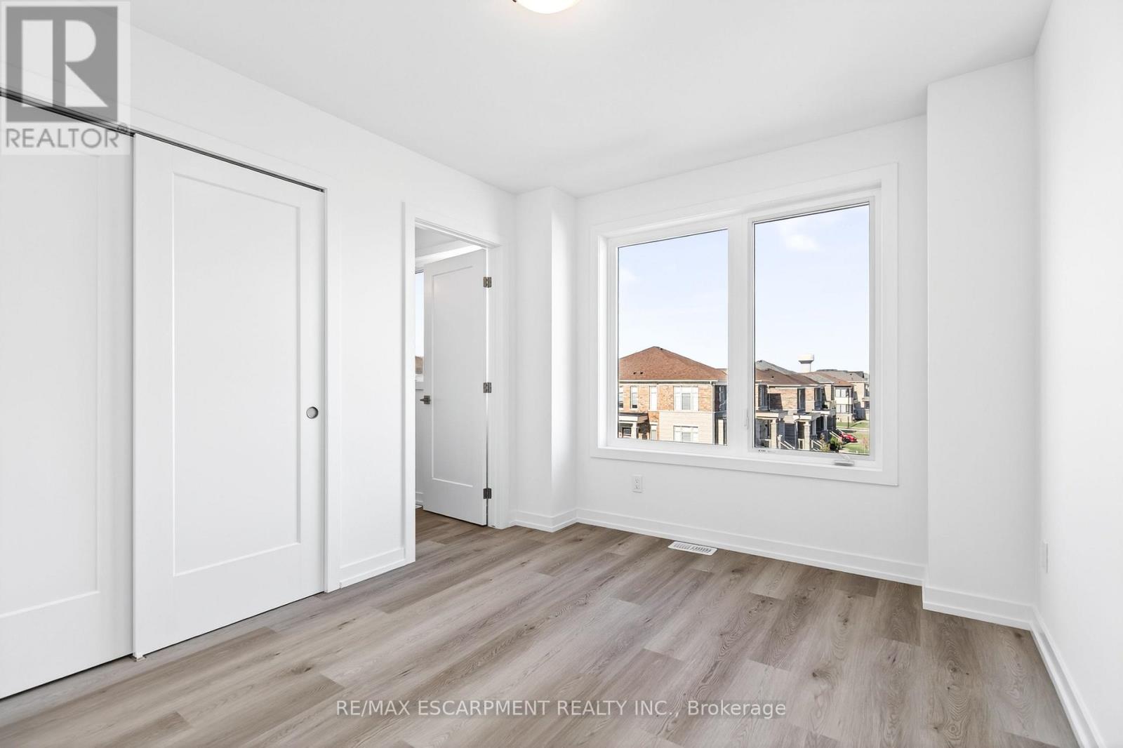 33 - 70 Kenesky Drive, Hamilton, Ontario  L8B 2A9 - Photo 23 - X12535432