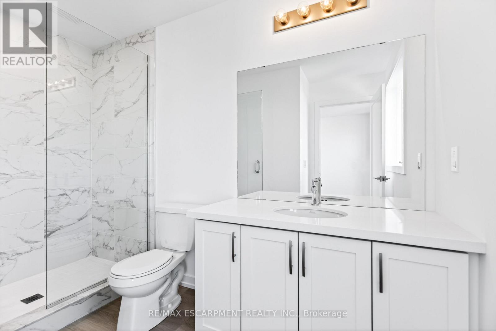 33 - 70 Kenesky Drive, Hamilton, Ontario  L8B 2A9 - Photo 24 - X12535432