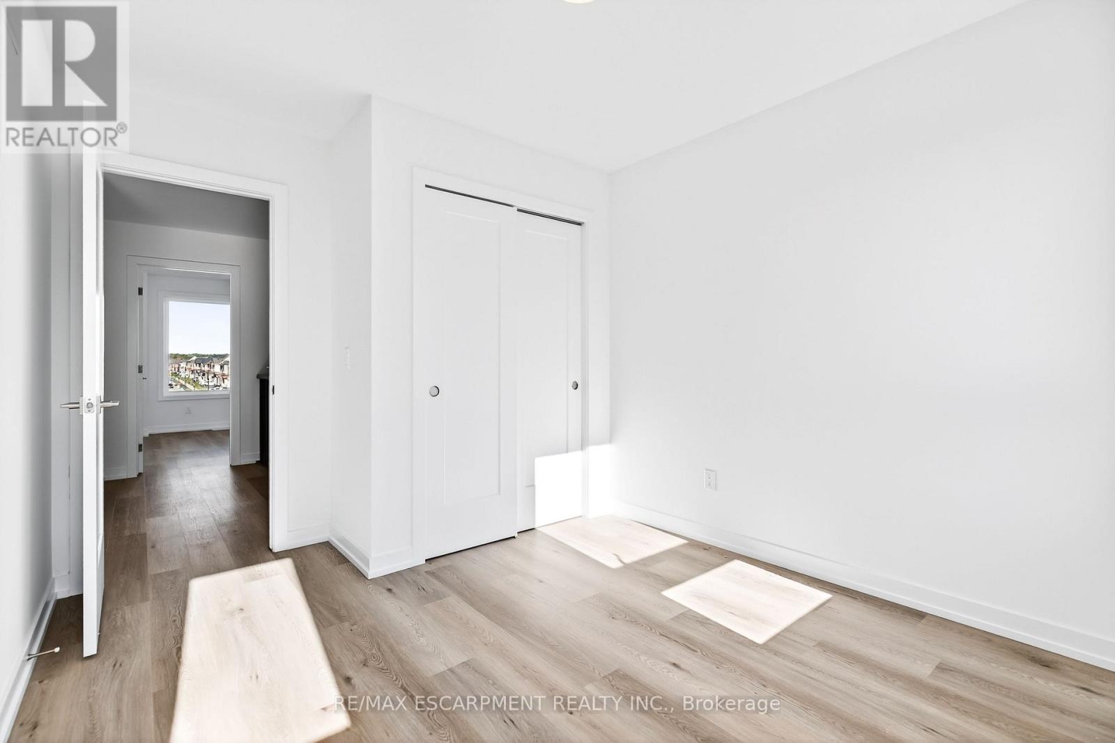 33 - 70 Kenesky Drive, Hamilton, Ontario  L8B 2A9 - Photo 25 - X12535432