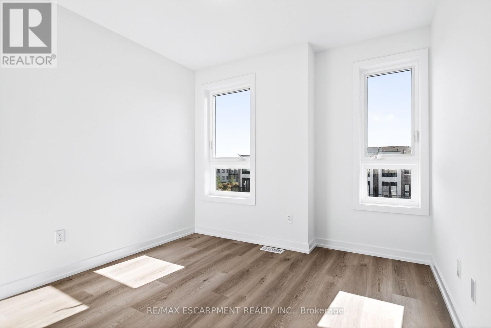 33 - 70 Kenesky Drive, Hamilton, Ontario  L8B 2A9 - Photo 26 - X12535432