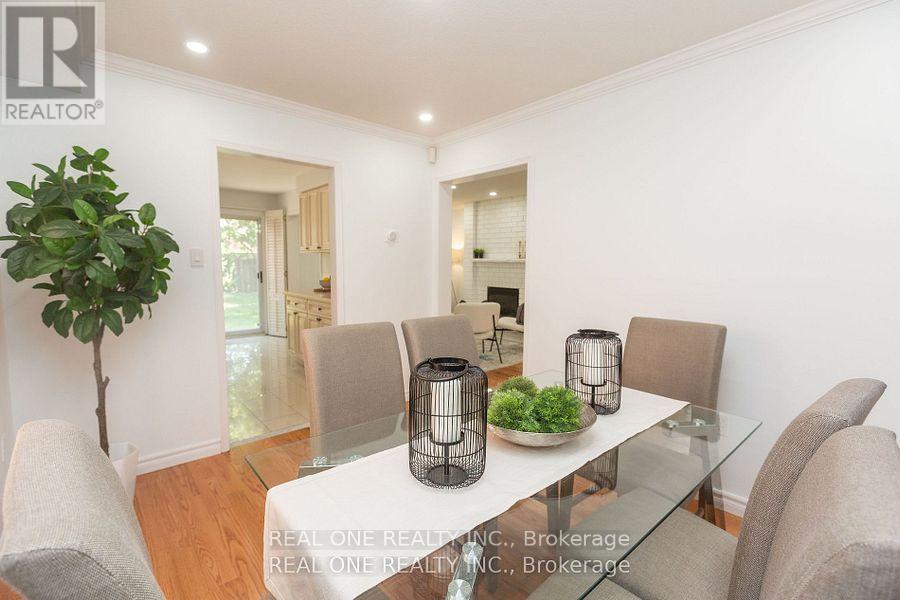 31 Cougar Court, Richmond Hill, Ontario  L4S 1H7 - Photo 13 - N12535444