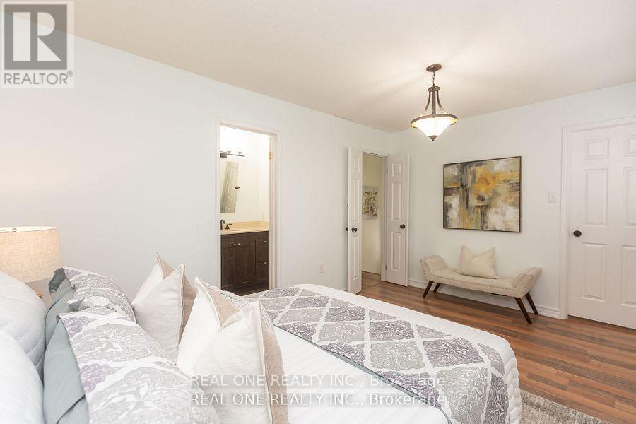 31 Cougar Court, Richmond Hill, Ontario  L4S 1H7 - Photo 17 - N12535444