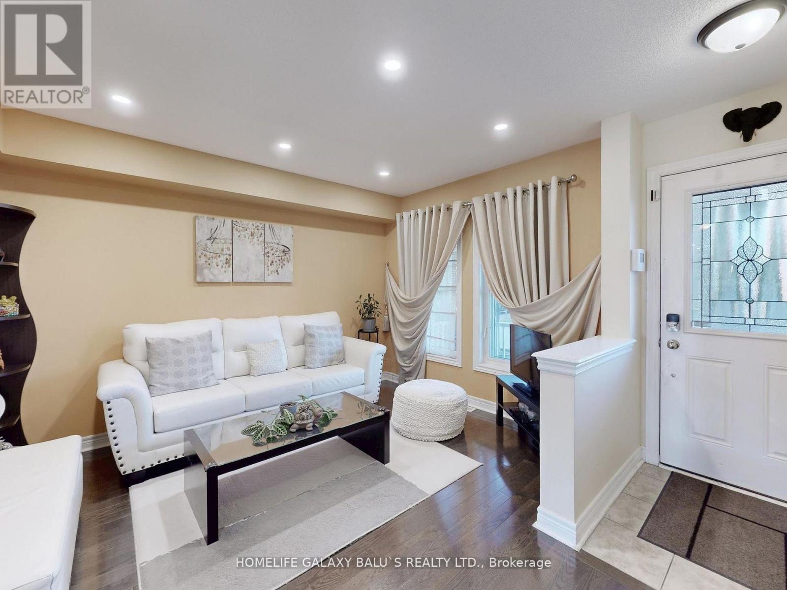 493 Nairn Circle, Milton, Ontario  L9T 8A7 - Photo 3 - W12535446