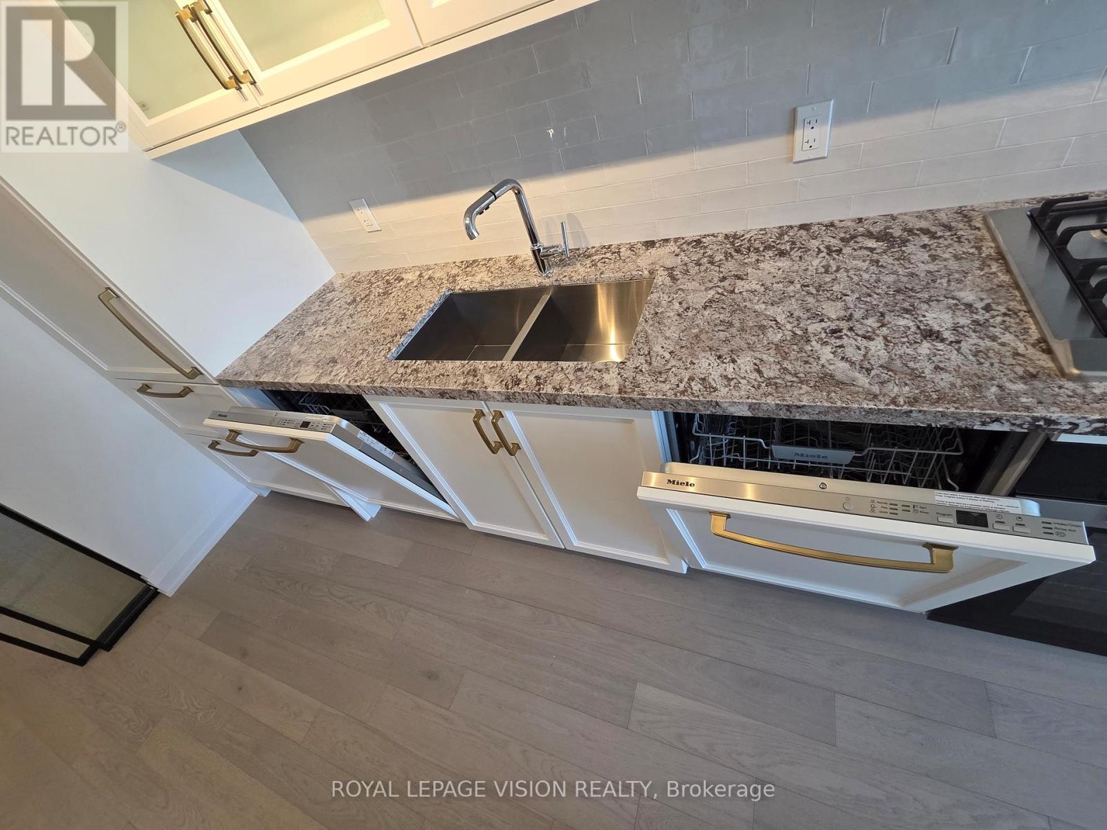 216 - 505 Glencairn Avenue, Toronto, Ontario  M6B 0B2 - Photo 5 - C12526612