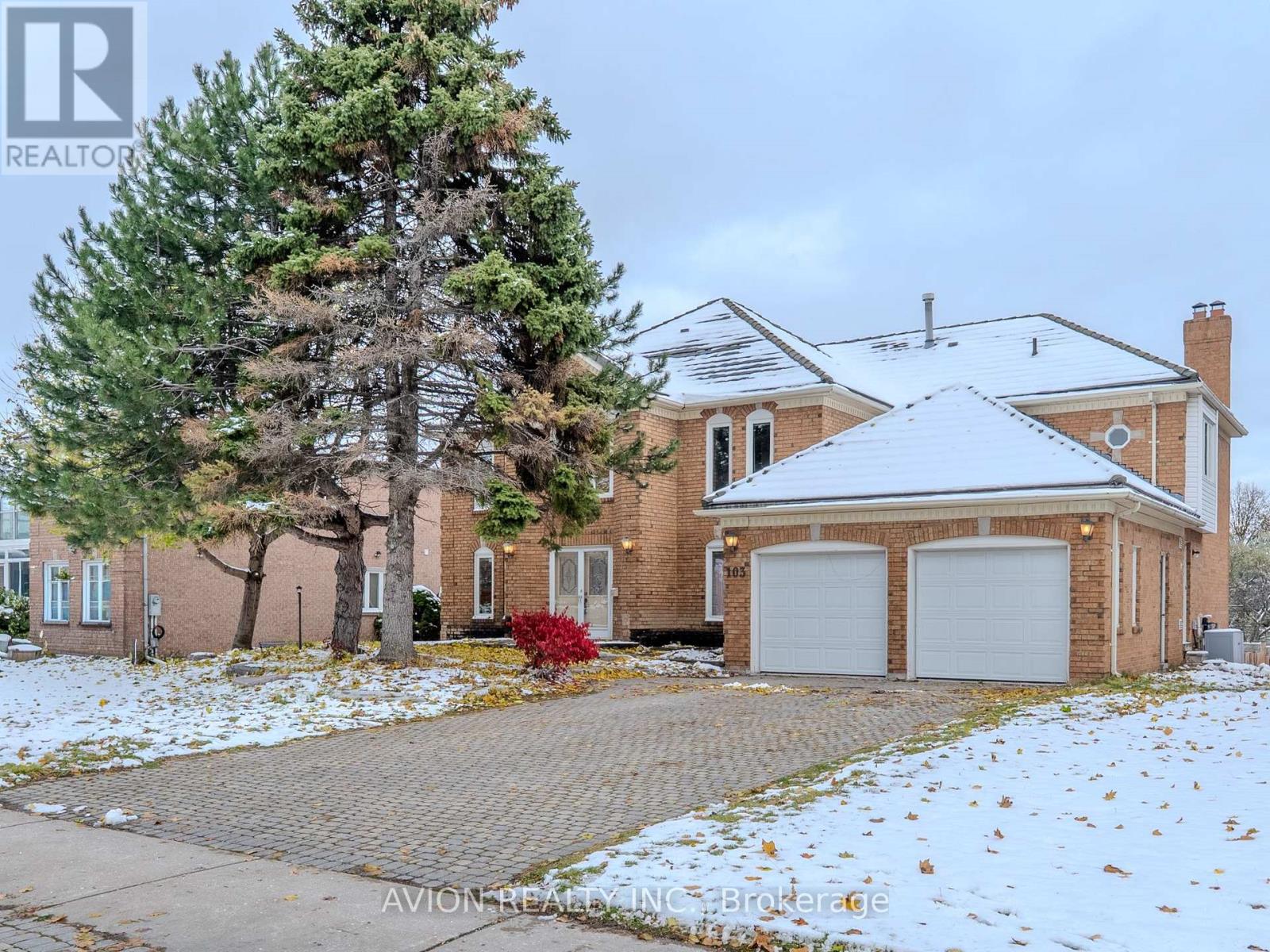 103 Spadina Road, Richmond Hill, Ontario L4B 2Y9 - Photo 3 - N12534938