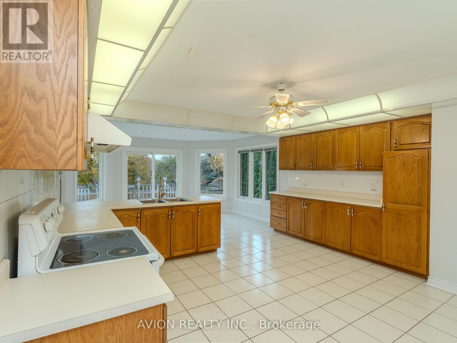 103 Spadina Road, Richmond Hill, Ontario L4B 2Y9 - Photo 6 - N12534938