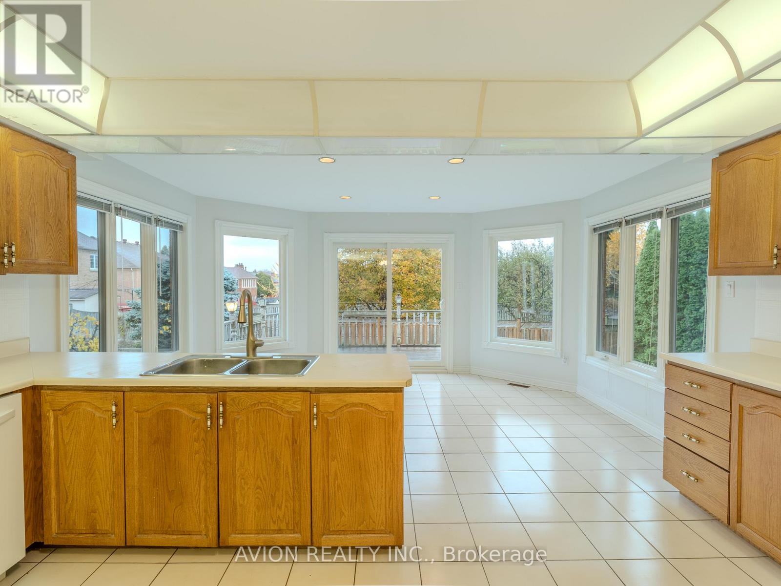 103 Spadina Road, Richmond Hill, Ontario L4B 2Y9 - Photo 8 - N12534938