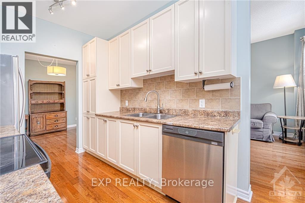4163 Kelly Farm Drive, Ottawa, Ontario  K1T 4H8 - Photo 11 - X12535492