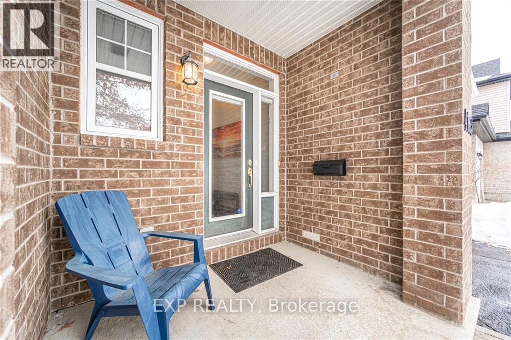 4163 Kelly Farm Drive, Ottawa, Ontario  K1T 4H8 - Photo 2 - X12535492